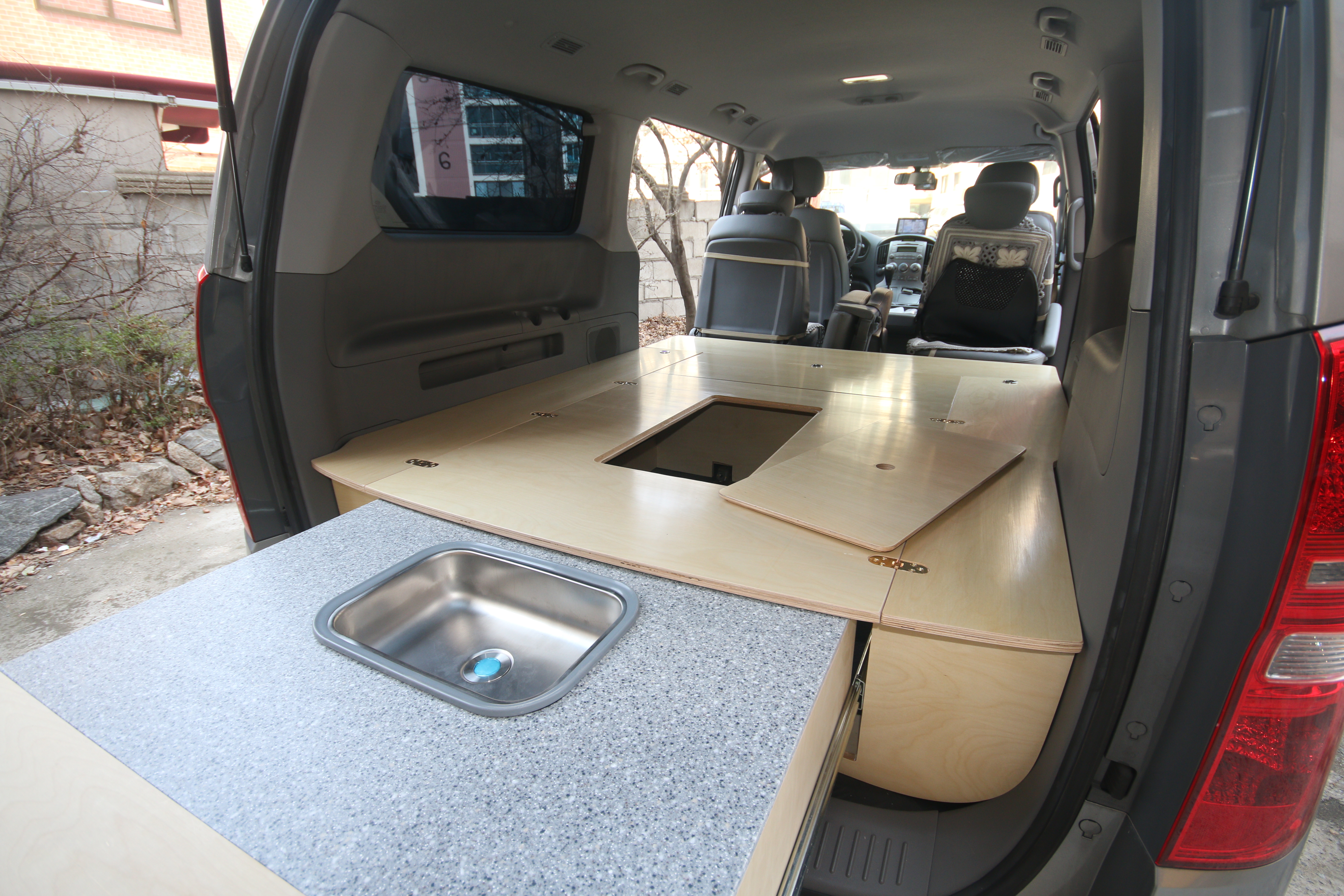 스타렉스6인승실내 (6).jpg