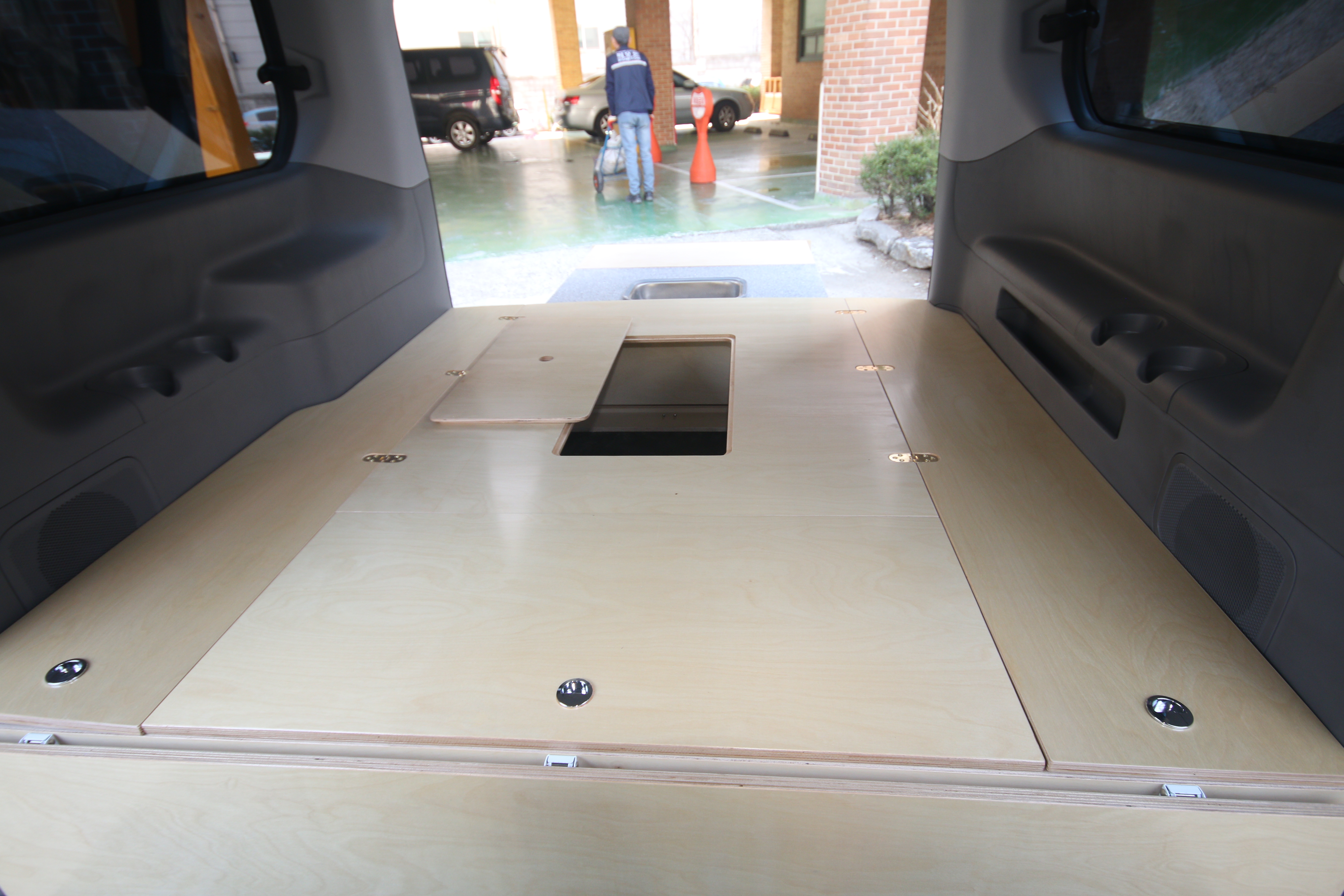 스타렉스6인승실내 (10).jpg