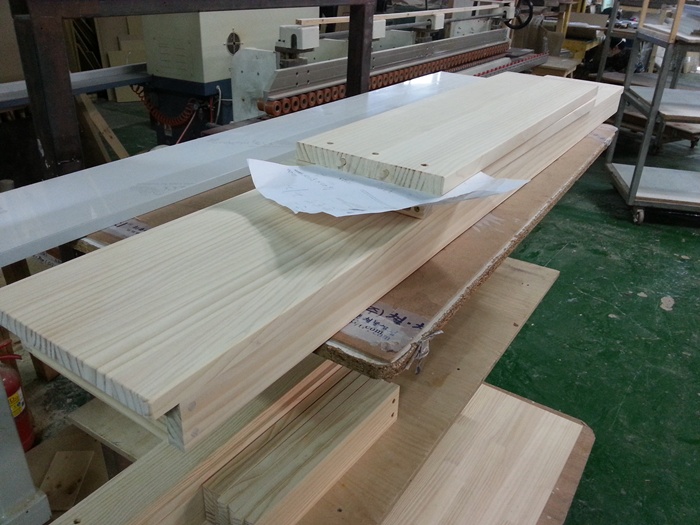 제니스 침대용 이동식 테이블(소나무) (1640*870*400)(샌딩작업)(1개)