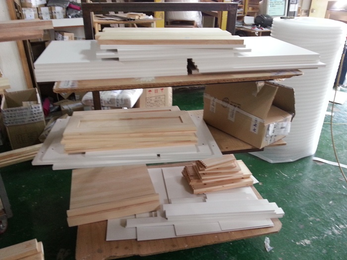 싱크대 ( 하부장3300 mm * 700 mm * 570 mm)(소나무문짝)(0 mm)(내부장 백색)