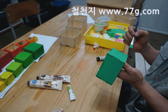 주니어목공 서적 출간후에 오랜만에 작은 제품들을 개발중 입니다.