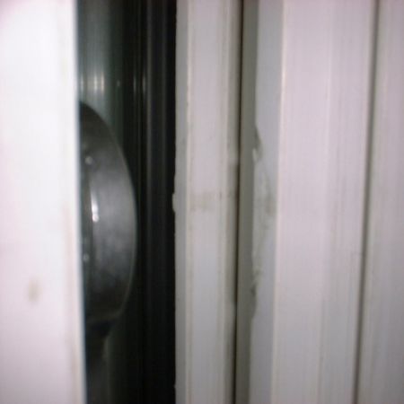 방아를 찧을까, 문틀을 찧을까