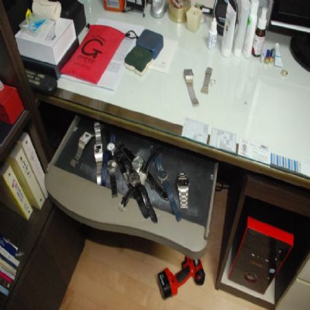 MDF로 만든 시계 수납 서랍