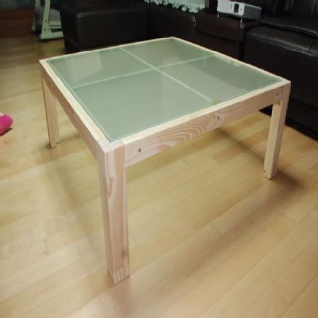 집성목을 이용한 거실 탁자