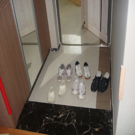 아파트 현관 마루 마감