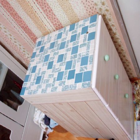 서랍장위의 타일