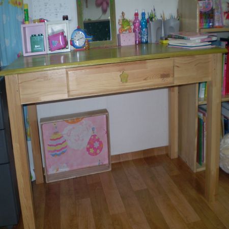 딸아이 초등학교 첫 생일 선물( 책상)