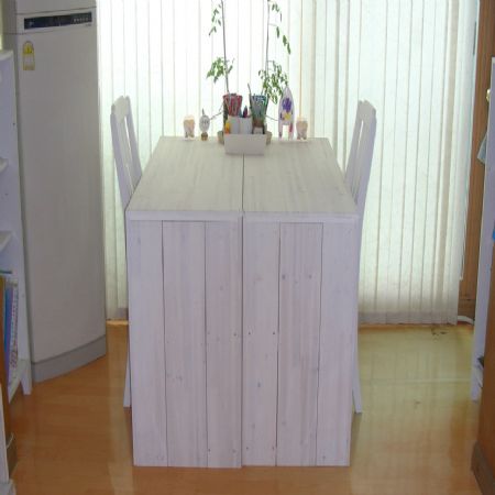 책상 만들었어요..