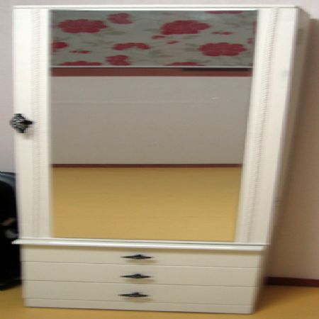 전신거울과 MDF 책꽂이와 3단 서랍장 의 변신 