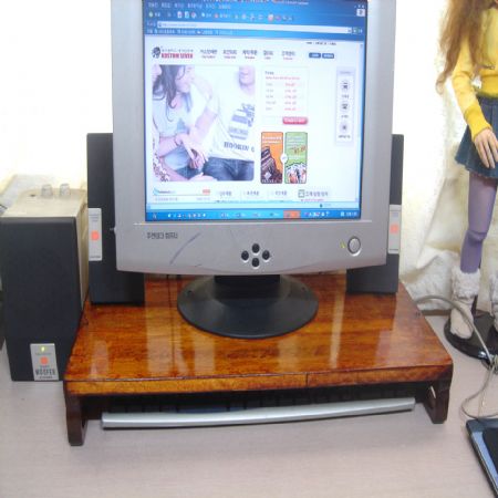 코어합판으로 만든 모니터 받침대