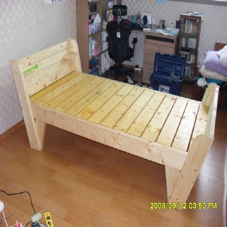 구조목으로 만든 침대 2탄
