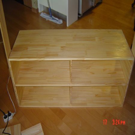 수납 공간이 있는 옷걸이(1)