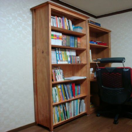 합판과 나왕각재로 만든 책장