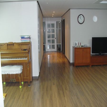 거울을 부착한 신발장