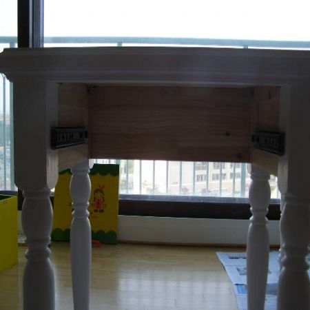 집성목으로 만든 콘솔