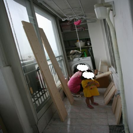 집성목으로 만든 튼튼책장