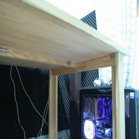 집성목으로 만든 초간단 책상