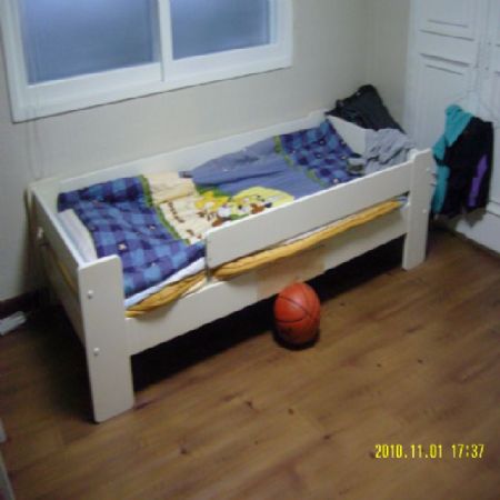 평상형 침대를 만들었습니다.