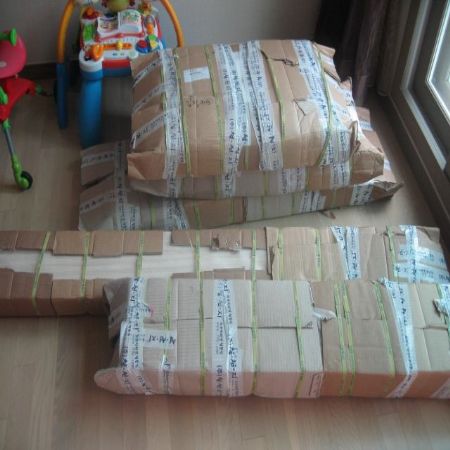 집성목으로 만든 침대