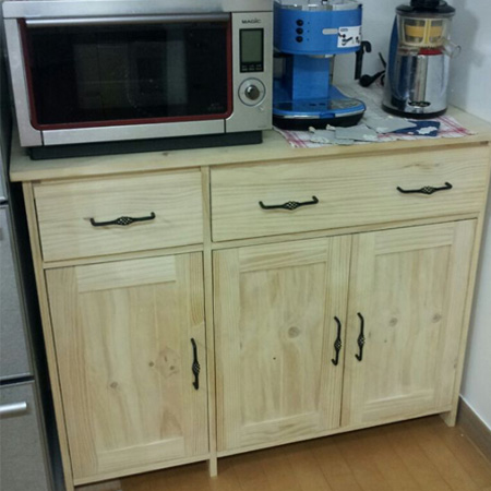 집성목으로만든 주방 수납장