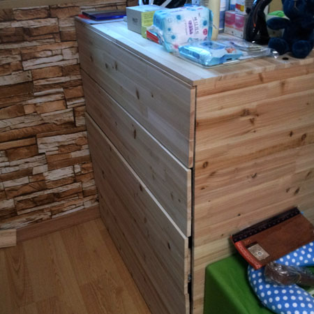 올해 1월 17일에 태어난 딸을 위해 만든 서랍장입니다.