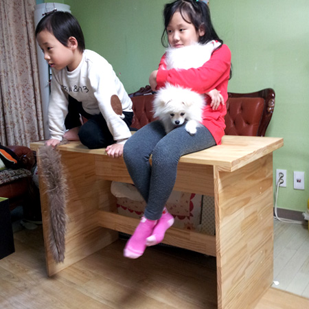 소나무 집성목으로 만든 간단한 책상