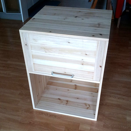 삼나무로 만든 전자레인지함