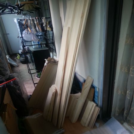 집성목으로 만든 침대 트레이