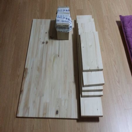 스프러스 집성목으로 만든 수납장