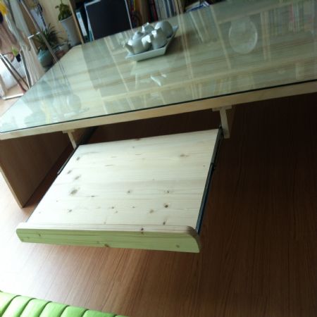 원목 키보드 받침대입니다.