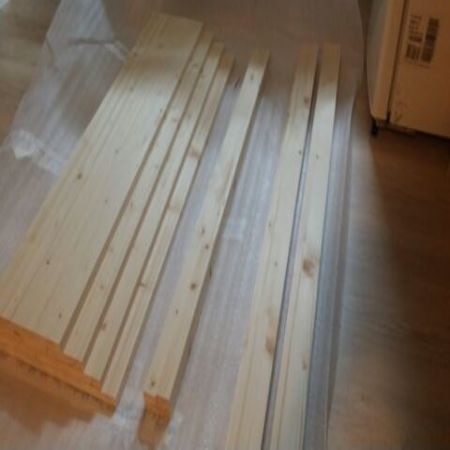 스프러스(가문비나무)로 만든 3단책장