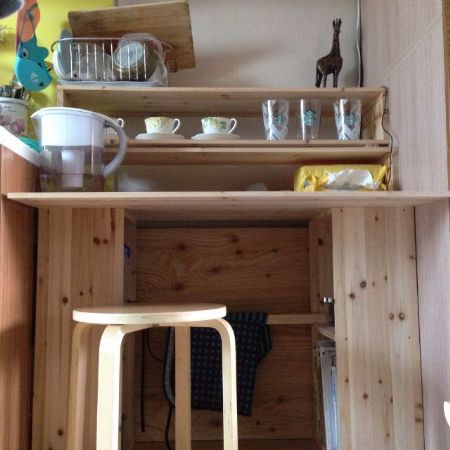 테이블 겸 보조 선반