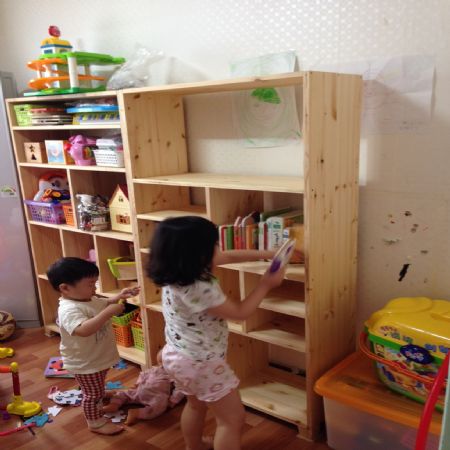 뉴송책장, 레드파인책장