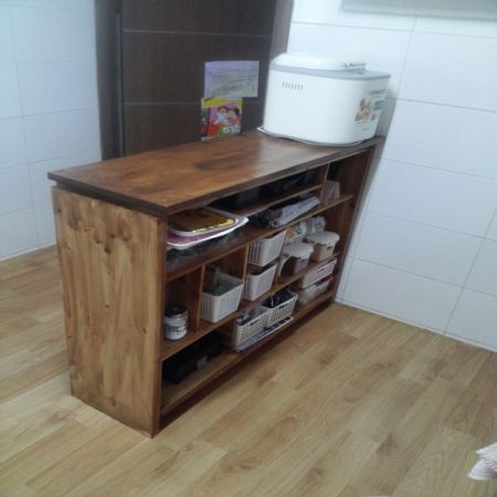 집성목으로 만든 아일랜드조리대