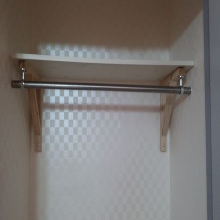 MDF로 만든 선반겸 행거