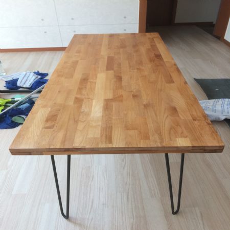 오리나무 집성목으로 만든 책상