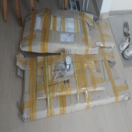 식탁 옆 수납공간을 만들어봤습니다.