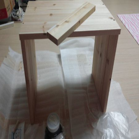 짜투리 목재를 구입해 만든 ㄷ자형 선반입니다.