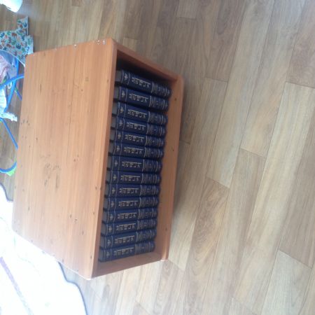 백과사전 전용 책장