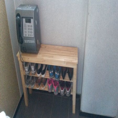 집성목으로 만든 아파트 현관 신발장