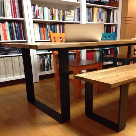 에쉬로 만든 카페분위기 거실 테이블 및 벤치