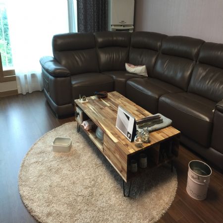 거실 소파테이블 만들었습니다.