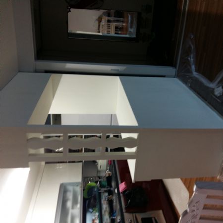 삼나무로 만든 수납장