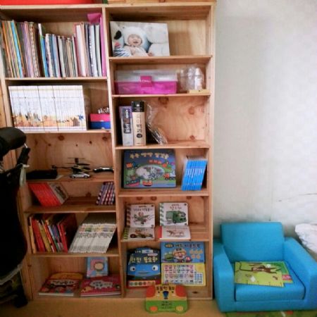 삼나무 책장과 장난감 수납장(칠레산 소나무)