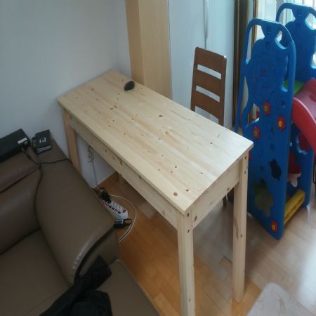 소나무 집성목으로 만든 아이들 책상