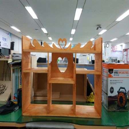 책상에 나만의 책장 제작