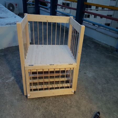 집성목으로 만든 아기침대