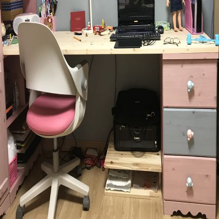 집성목으로 만든 책상상판