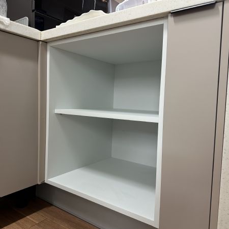 코팅합판으로 만든 싱크대 하부장