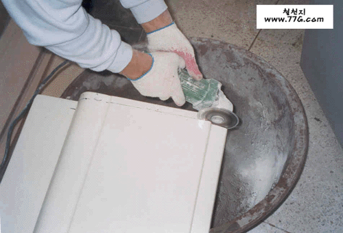 DIY22007.gif (102673 bytes)